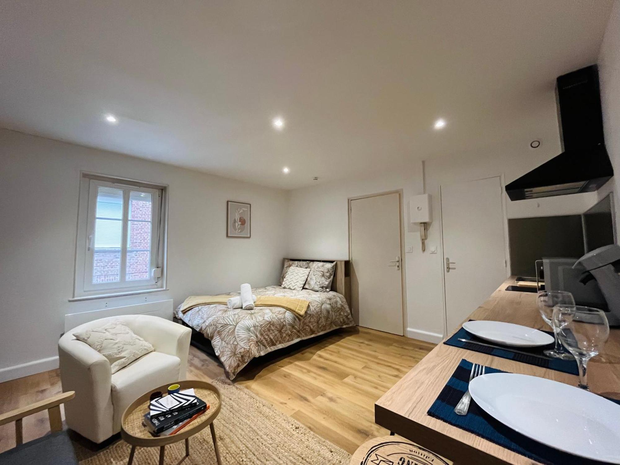 La Ruche Arrageoise - Parking Gratuit - Cozy - Grand Lit - Long Sejour Apartment Arras Exterior photo