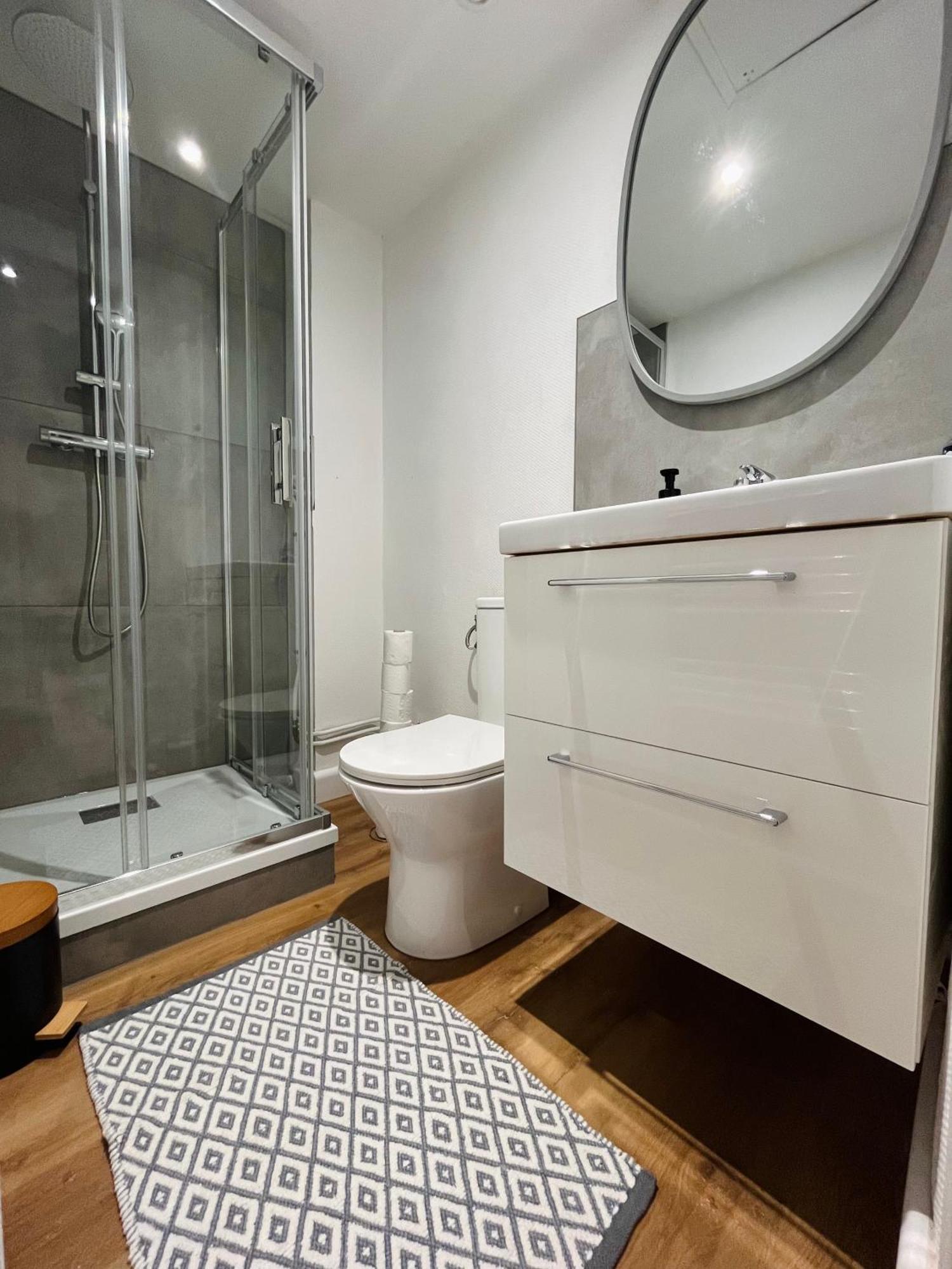 La Ruche Arrageoise - Parking Gratuit - Cozy - Grand Lit - Long Sejour Apartment Arras Exterior photo