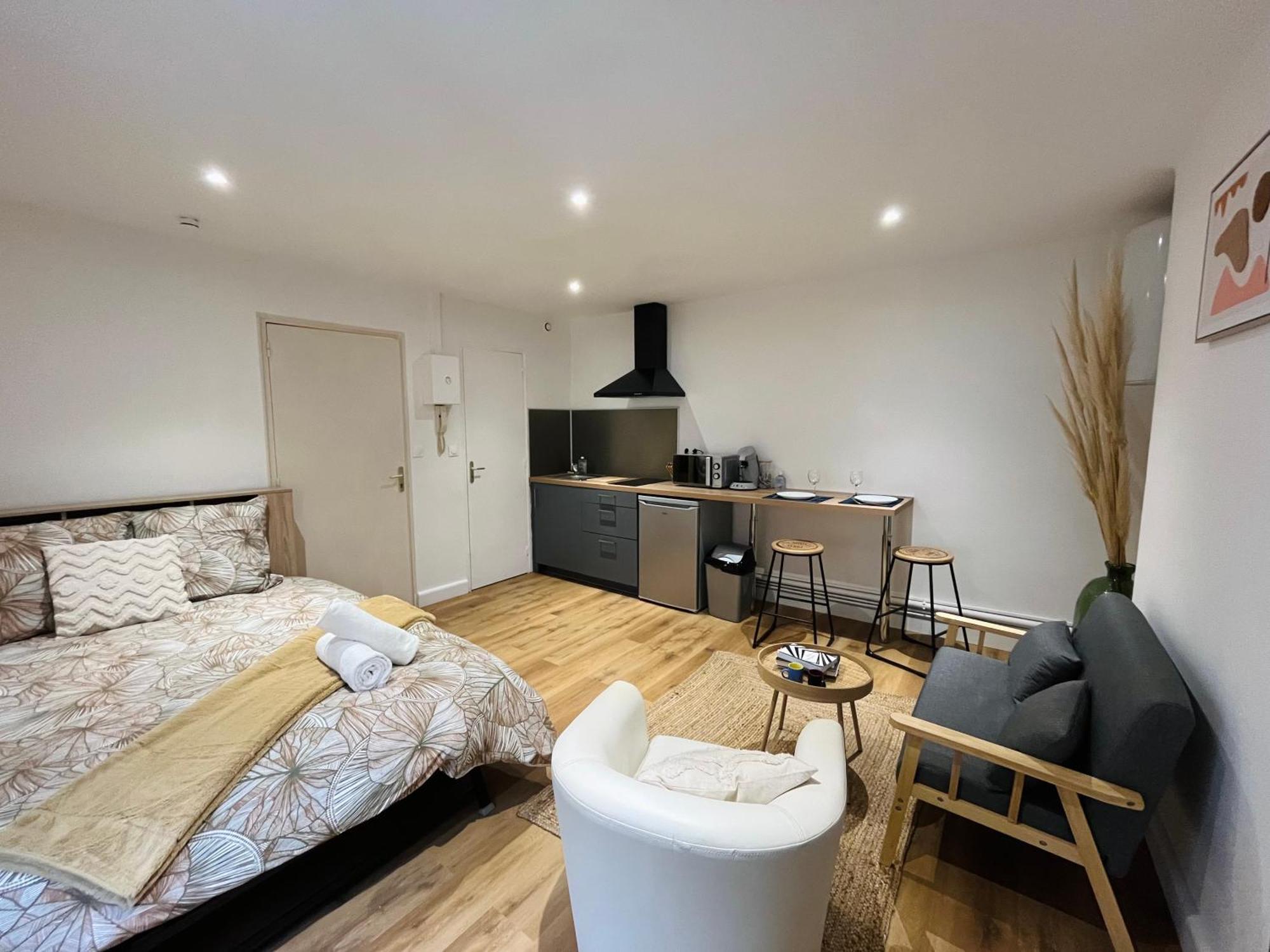 La Ruche Arrageoise - Parking Gratuit - Cozy - Grand Lit - Long Sejour Apartment Arras Exterior photo